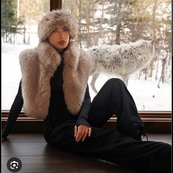 ALO Yoga Jackets & Blazers - ALO Yoga Opulent Faux Fur Vest